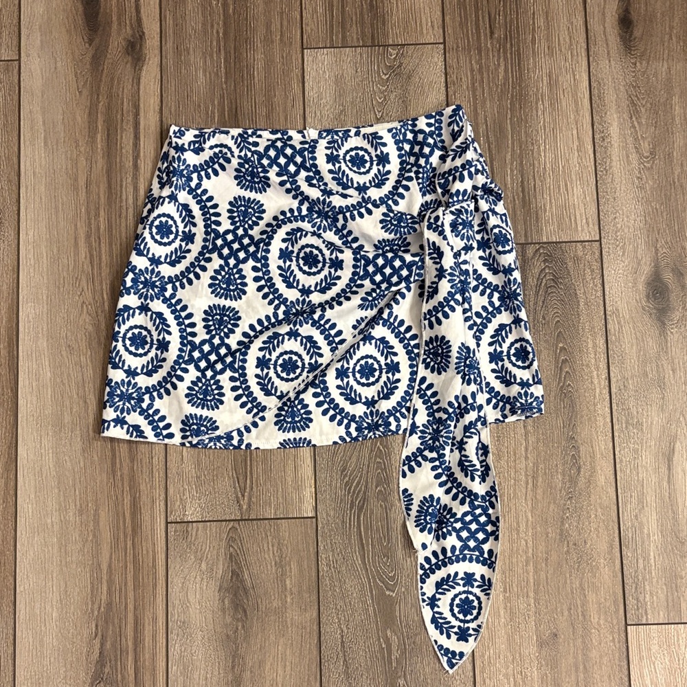SHEIN Blue & White Patterned Mini Skirt